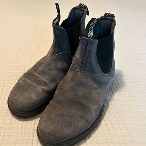 Blundestone chelsea boots